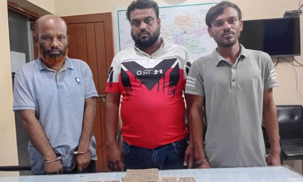 ঝিনাইদহে ফুফুর টাকা আত্মসাতে ভাতিজার ‘ছিনতাই’ নাটক, পুলিশের হাতে ৩ জন গ্রেপ্তার