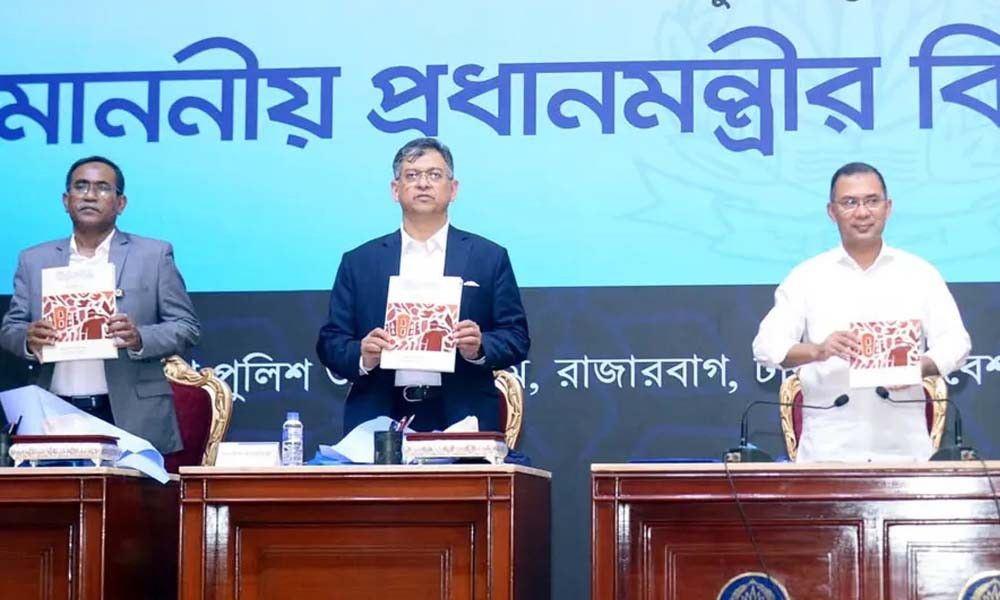 পুলিশে অনারারি পদোন্নতি ও ওভারটাইম ভাতার ঘোষণা স্বরাষ্ট্রমন্ত্রীর