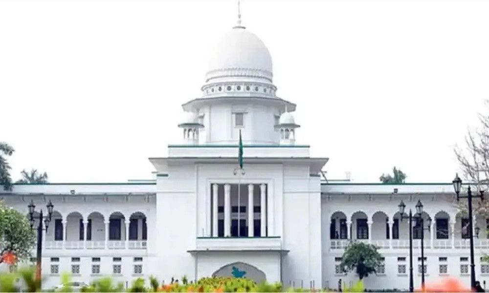 ওমরায় বাধা: ১ কোটি টাকা ক্ষতিপূরণ চেয়ে হাইকোর্টে রিট