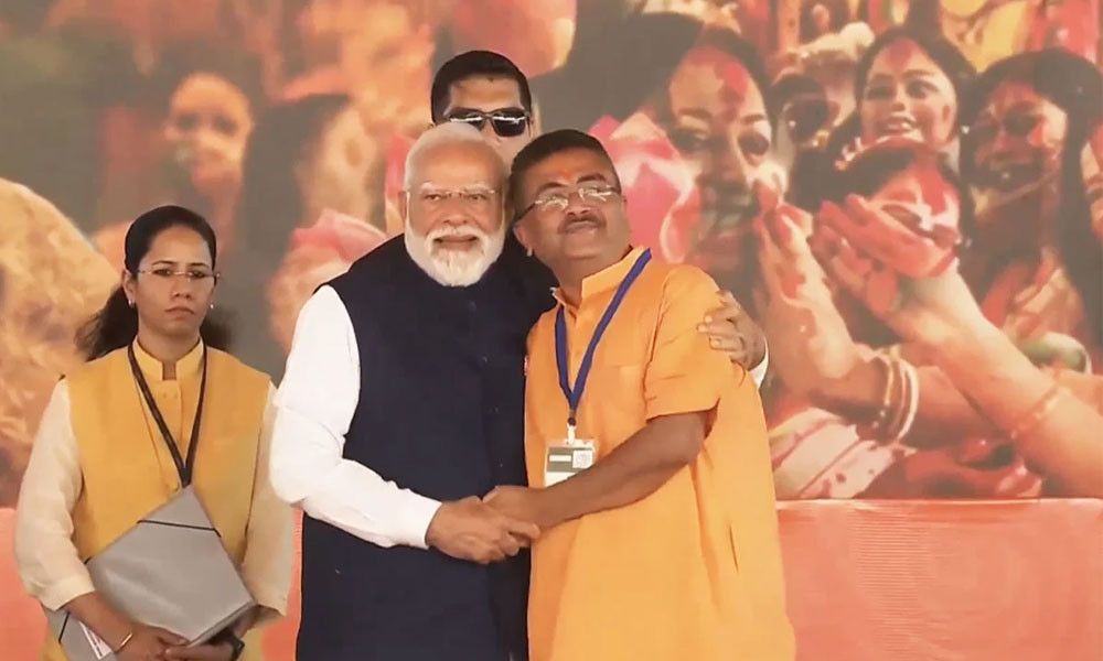 মমতার ১৫ বছরের শাসনের অবসান, পশ্চিমবঙ্গের মুখ্যমন্ত্রী হলেন শুভেন্দু