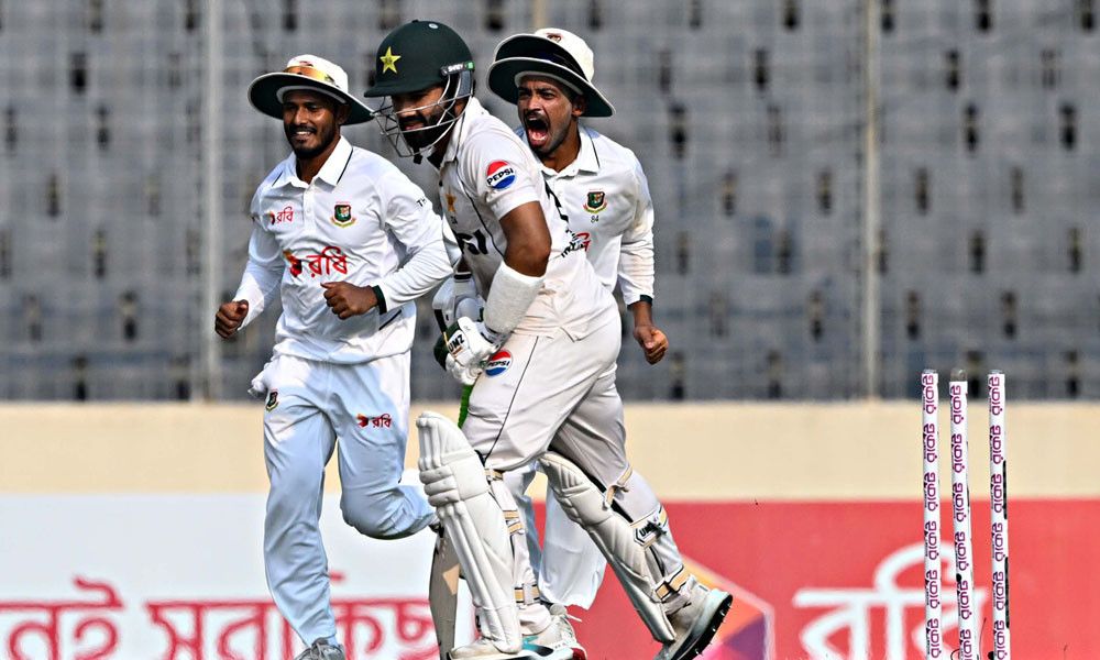 নাহিদ রানার বোলিং তোপে লণ্ডভণ্ড পাকিস্তান