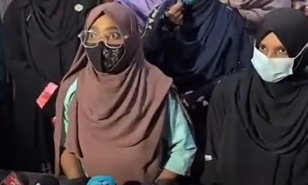 তিতুমীরে হলের রাজনীতি বর্জন করে ‘সাধারণ শিক্ষার্থী’ হতে চান ছাত্রদল নেত্রী